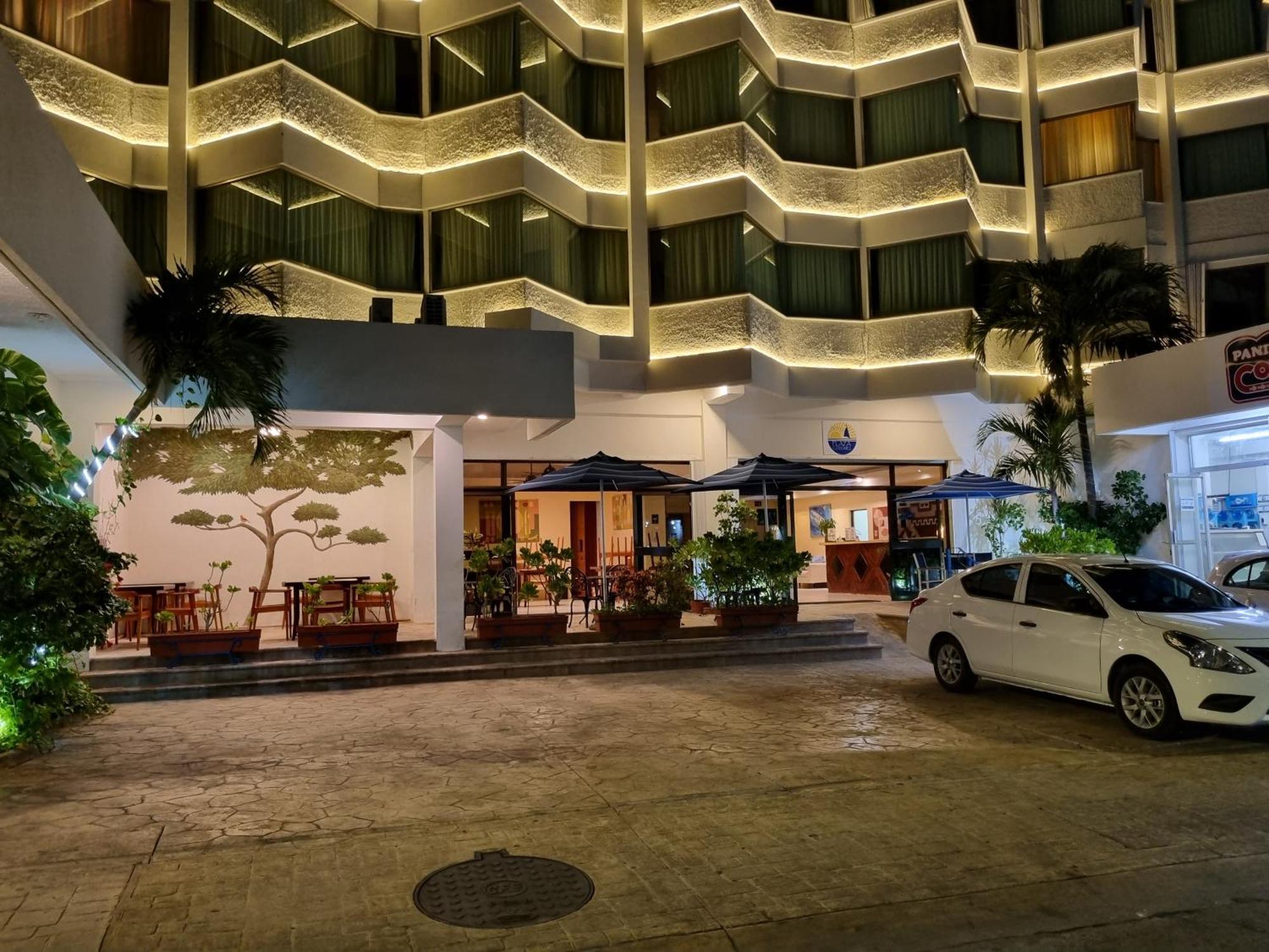 Plaza Hotel 3*